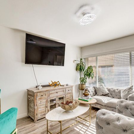 Los Angeles Townhome Off-Street Parking And Balcony Exterior photo